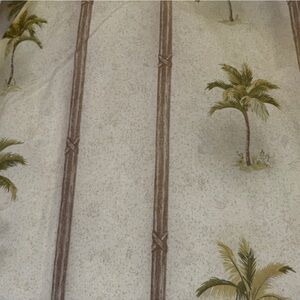 Tropical Palm Print sheets in Cream and Olive twin clean no rips, tears,stains.